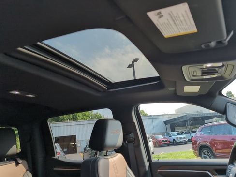 Used 2023 Chevrolet Silverado 1500 High Country w/ High Country Premium Package AWD/4WD image 12