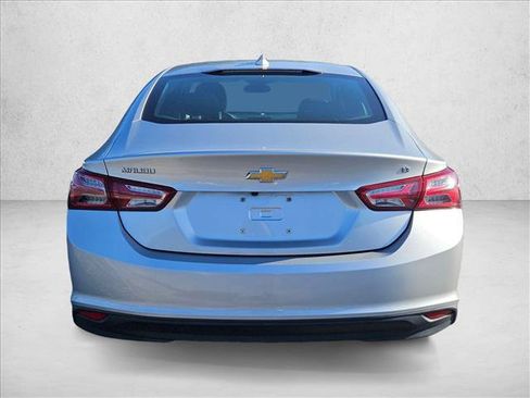 Used 2022 Chevrolet Malibu LT FWD image 3