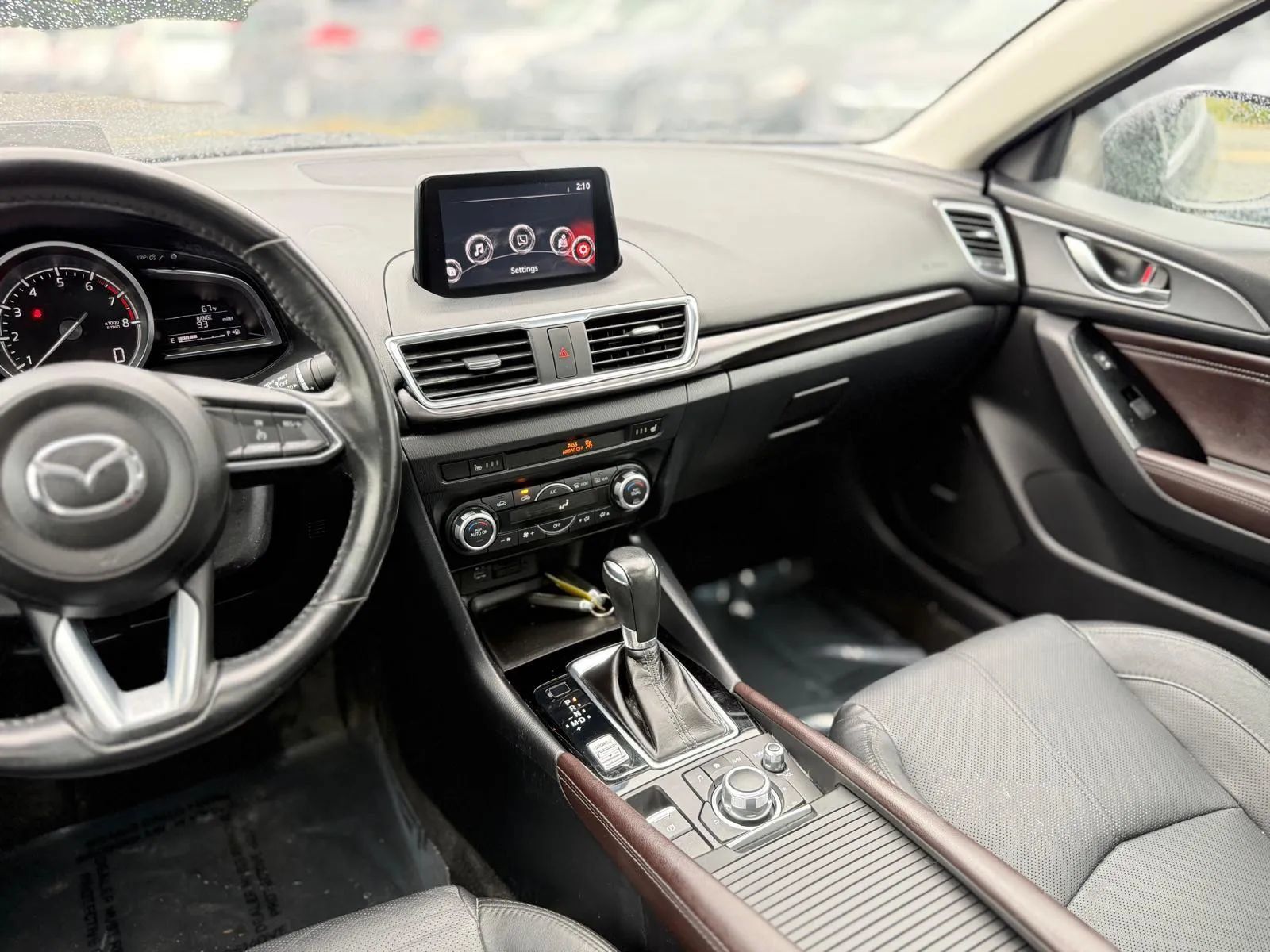 Used 2018 MAZDA MAZDA3 Grand Touring FWD image 23