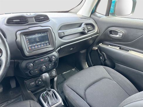 Used 2020 Jeep Renegade Altitude AWD/4WD image 21