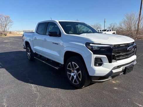 Used 2023 Chevrolet Colorado Z71 w/ Z71 Convenience Package 2 image 9