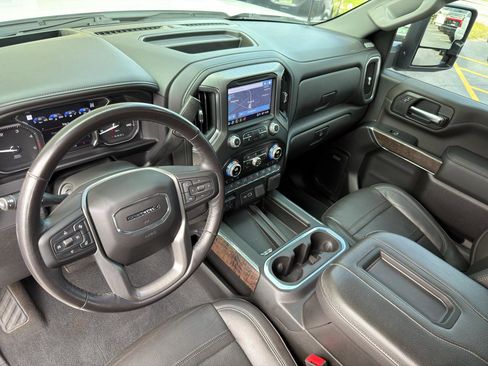 Used 2022 GMC Sierra 2500 Denali w/ Denali Ultimate Package AWD/4WD image 28