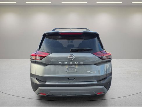 Used 2023 Nissan Rogue SV w/ SV Premium B Package image 6