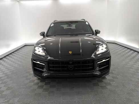 New 2026 Porsche Cayenne GTS image 9