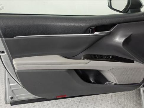Used 2021 Toyota Camry SE image 13