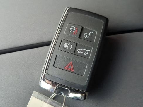 New 2026 Land Rover Range Rover Velar Dynamic SE image 37