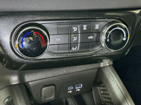 Used 2025 Chevrolet TrailBlazer LT FWD image 13