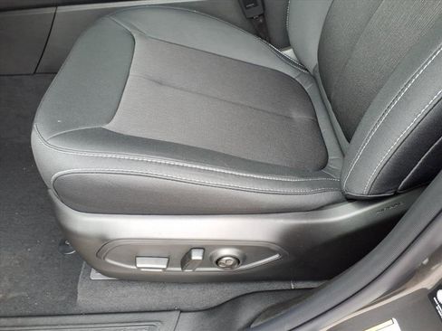 New 2025 Jeep Grand Cherokee L Laredo image 11