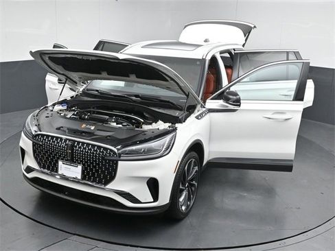 Certified 2025 Lincoln Aviator Reserve w/ Equipment Group 201A image 57