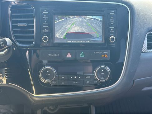 Used 2016 Mitsubishi Outlander ES AWD/4WD image 15