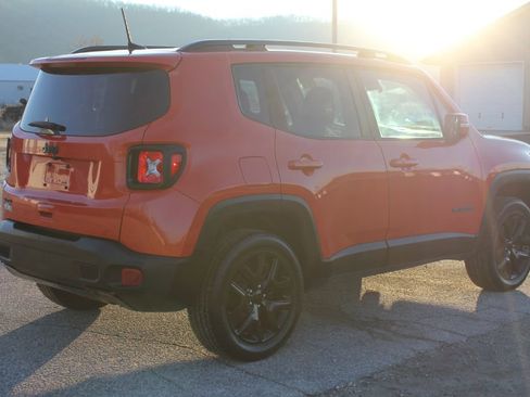 Used 2018 Jeep Renegade Altitude image 6