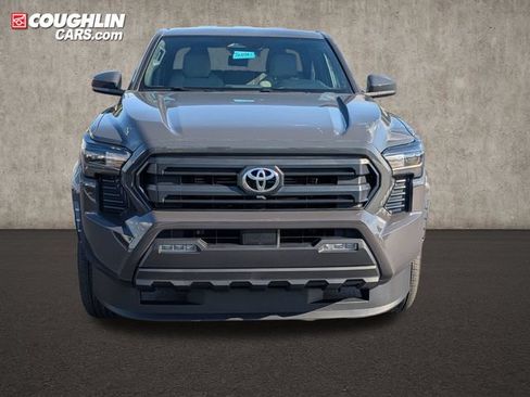 Used 2024 Toyota Tacoma SR5 AWD/4WD image 2