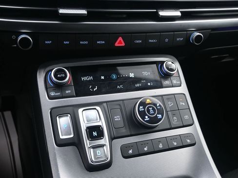 Used 2024 Hyundai Palisade Calligraphy image 18