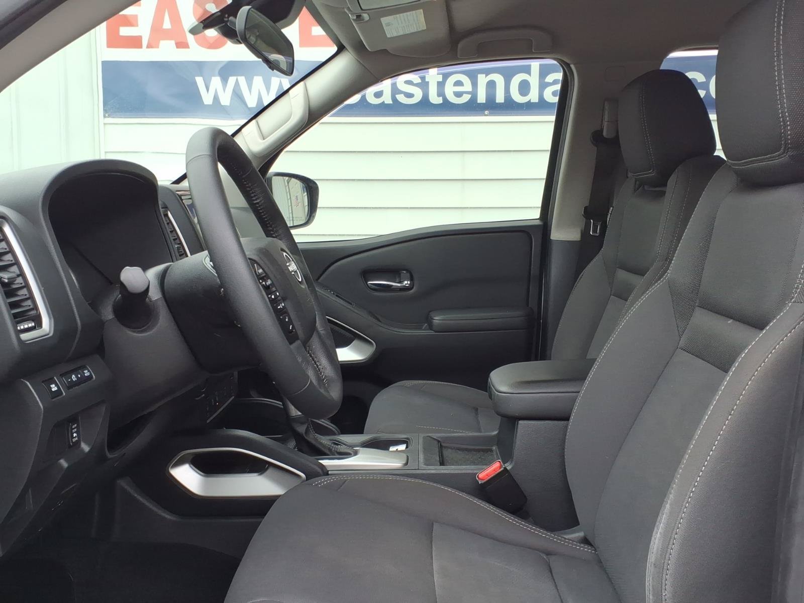 Used 2022 Nissan Frontier SV RWD image 9