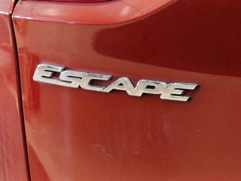 Used 2014 Ford Escape SE w/ Equipment Group 201A FWD image 42