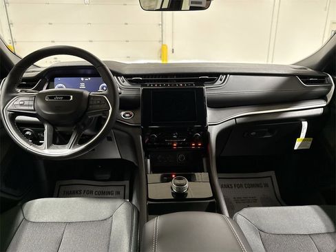 New 2025 Jeep Grand Cherokee L Laredo w/ Luxury Tech Group I image 10