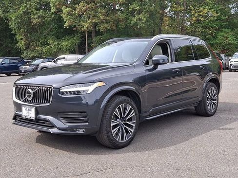 Used 2022 Volvo XC90 T5 Momentum w/ Advanced Package image 5