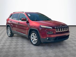 Used 2017 Jeep Cherokee Latitude video 1