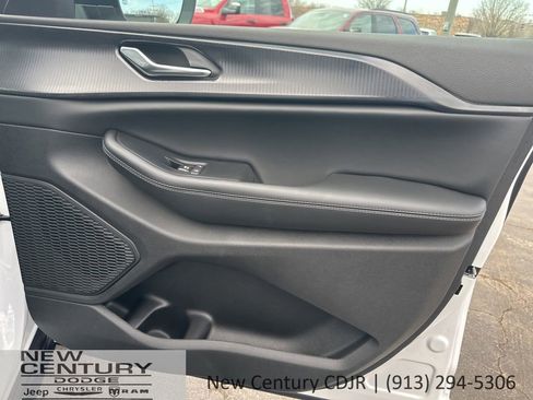 New 2026 Jeep Grand Cherokee Laredo X image 19