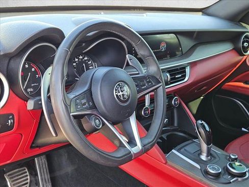 Used 2018 Alfa Romeo Stelvio Ti Sport image 8