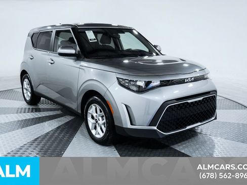 Used 2025 Kia Soul LX w/ LX Technology Package FWD image 8