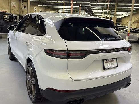 Used 2019 Porsche Cayenne AWD/4WD image 10
