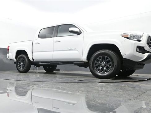 Used 2022 Toyota Tacoma SR5 w/ Technology Package image 25