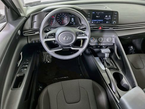 Used 2023 Hyundai Elantra SE FWD image 20