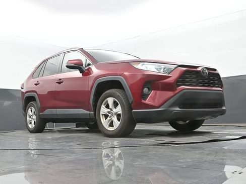 Used 2020 Toyota RAV4 XLE FWD image 9