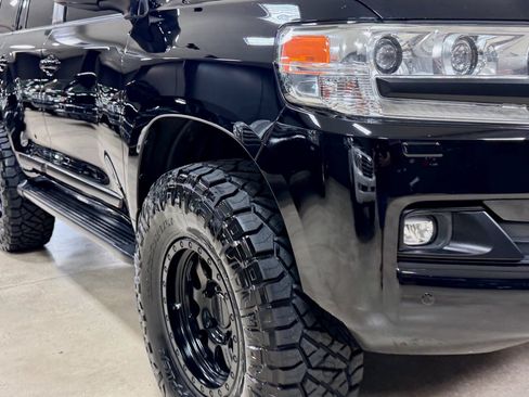 Used 2018 Toyota Land Cruiser w/ Carpet Mat Package AWD/4WD image 22