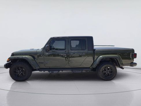 Used 2023 Jeep Gladiator Sport AWD/4WD image 2