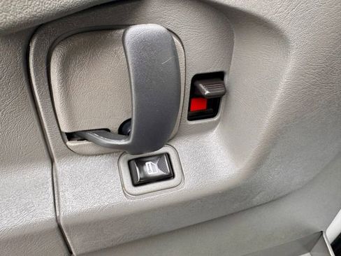 Used 2013 Chevrolet Express 2500 LS image 18