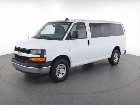 Used 2025 Chevrolet Express 3500 LT w/ LT Preferred Equipment Group image 3