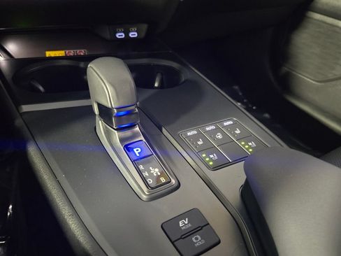 Used 2025 Lexus UX 300h FWD w/ Accessory Package (Z2) image 20