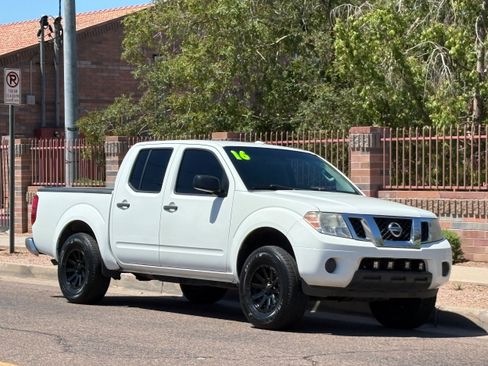 Used 2016 Nissan Frontier SV RWD image 8