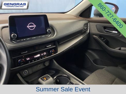 Used 2023 Nissan Rogue SV AWD/4WD image 16