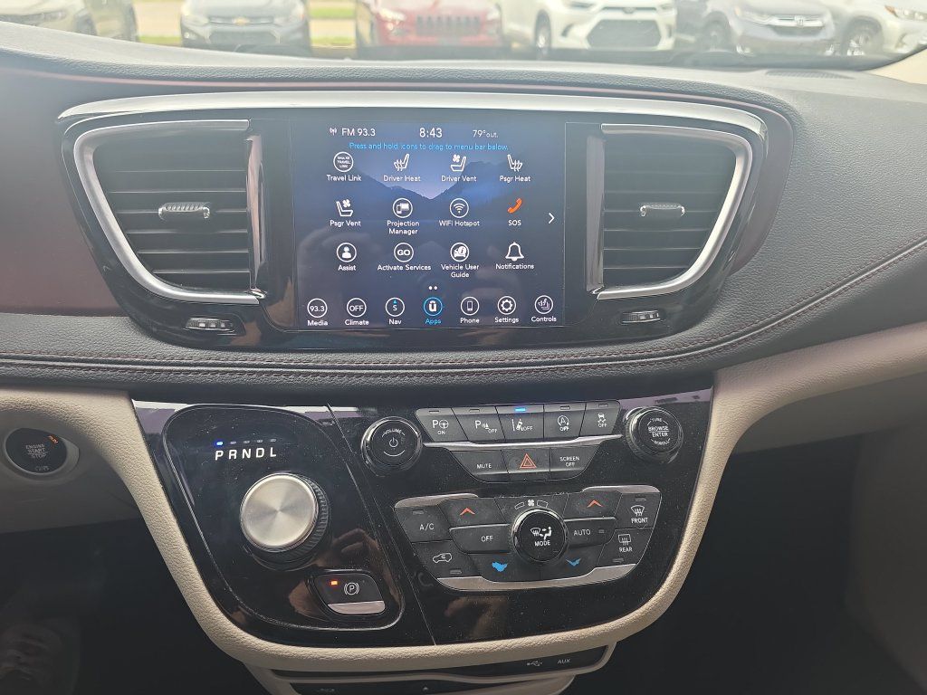 Used 2020 Chrysler Pacifica Limited w/ Advanced Safetytec Group FWD image 11