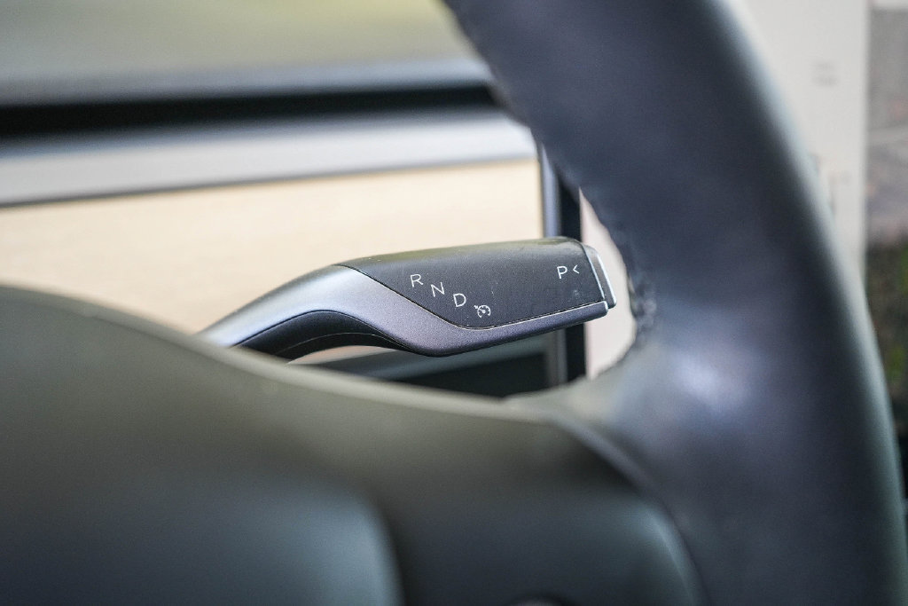Used 2021 Tesla Model Y Long Range AWD/4WD image 18