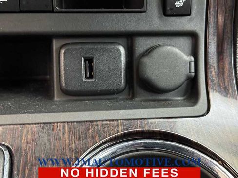 Used 2017 Chevrolet Traverse LT w/ Style and Technology Package image 37