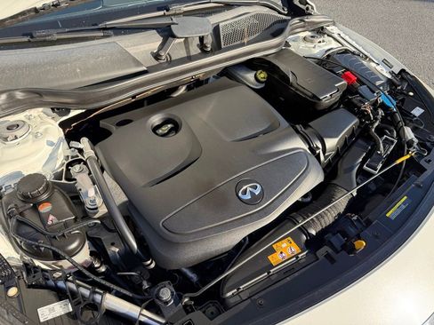 Used 2019 INFINITI QX30 image 17