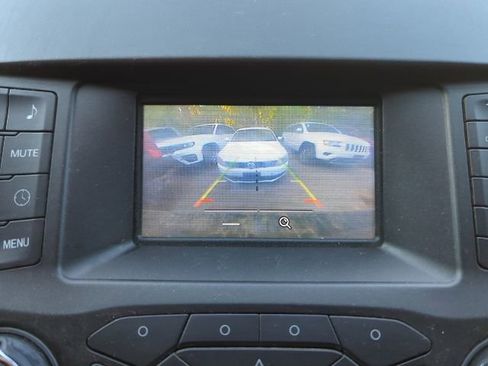 Used 2017 Ford Edge SE AWD/4WD image 3