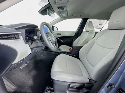Used 2026 Toyota Corolla Cross LE image 15