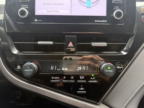 Used 2024 Toyota Camry SE w/ Convenience Package image 14