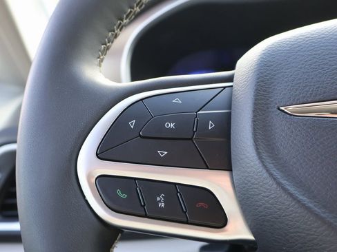 Used 2024 Chrysler Voyager LX image 25