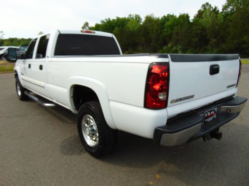 Used 2005 Chevrolet Silverado 2500 LS w/ Heavy-Duty Power Package RWD image 31