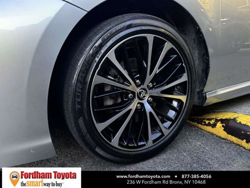Used 2018 Toyota Camry SE image 6