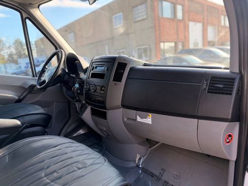 Used 2013 Mercedes-Benz Sprinter 2500 image 10