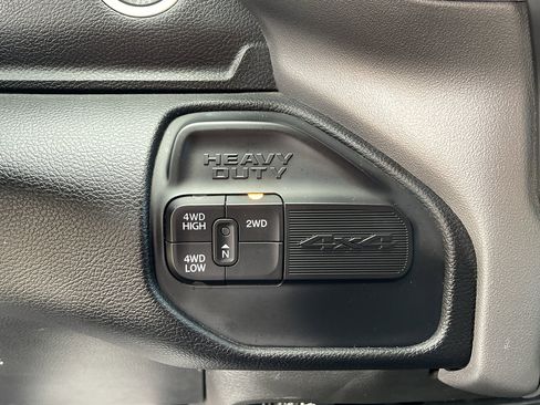 Used 2024 RAM 3500 Big Horn image 28