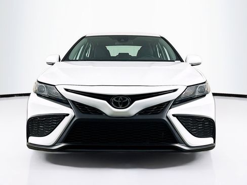 Used 2024 Toyota Camry SE FWD image 2