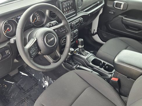 Used 2023 Jeep Wrangler Sport AWD/4WD image 2